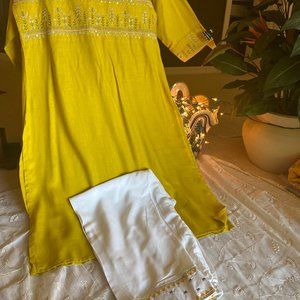 Indian Pakistani Dress (Salwar Kameez in Mustard + White pant)